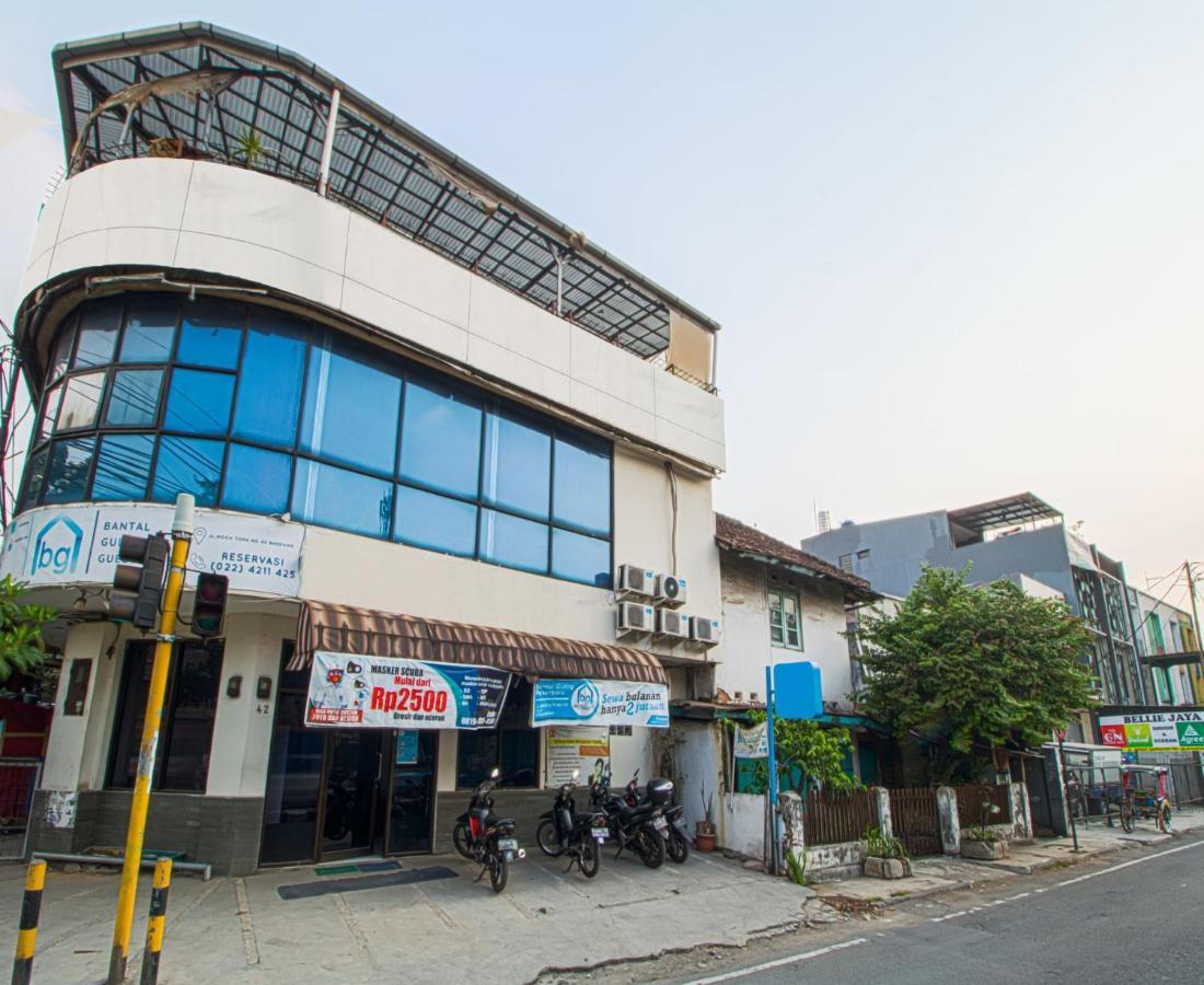 Bantal Guling Alun Alun Bandung Hotel Exterior photo