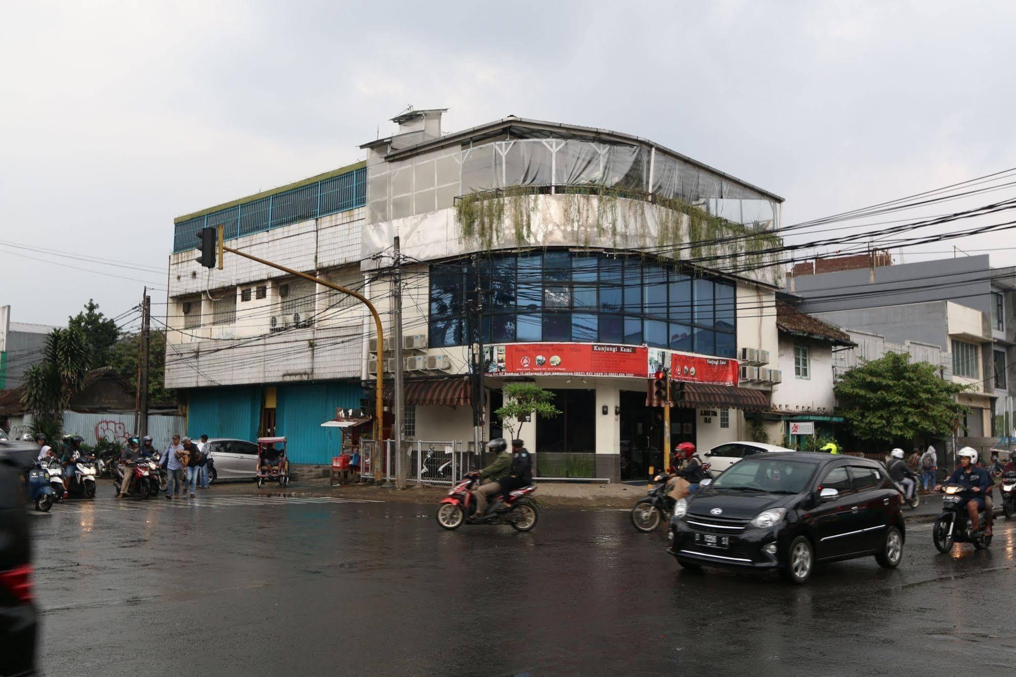 Bantal Guling Alun Alun Bandung Hotel Exterior photo