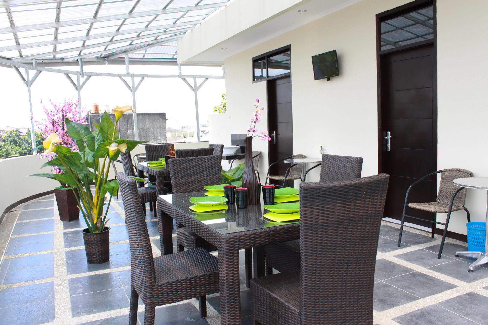 Bantal Guling Alun Alun Bandung Hotel Exterior photo